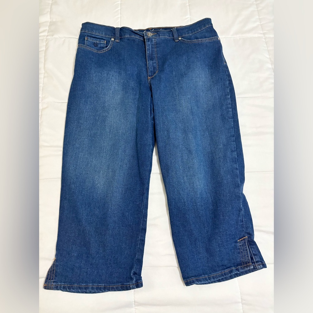Gloria Vanderbilt Women’s Relaxed Blue Cropped Wide-Leg Jeans